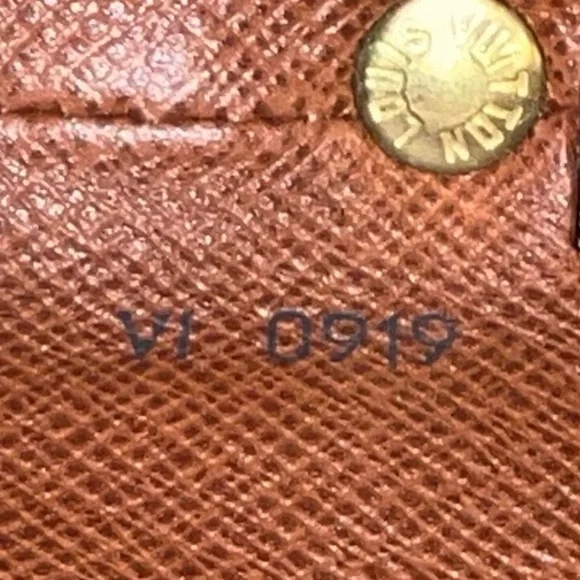 Louis Vuitton Drouot Crossbody Bag - Picture 10 of 12